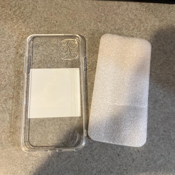 iPhone 11 Pro Max case - Picture 3 of 3